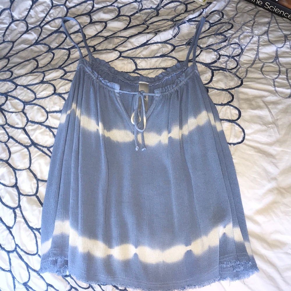 blue and white tie die crop top
